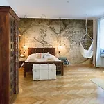 Amazing Old Town Chill Out Apt